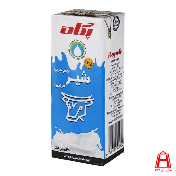 Semi fat 200 ml pegah milk